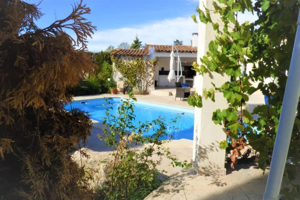 Ibis - Villa Avec Piscine, Jardin Et Parking Arles Exterior photo